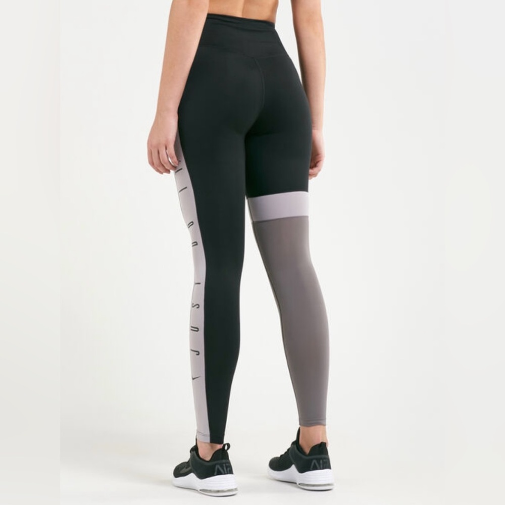 Nike One Women’s Dri-Fit Club Training Colorblock Leggings
